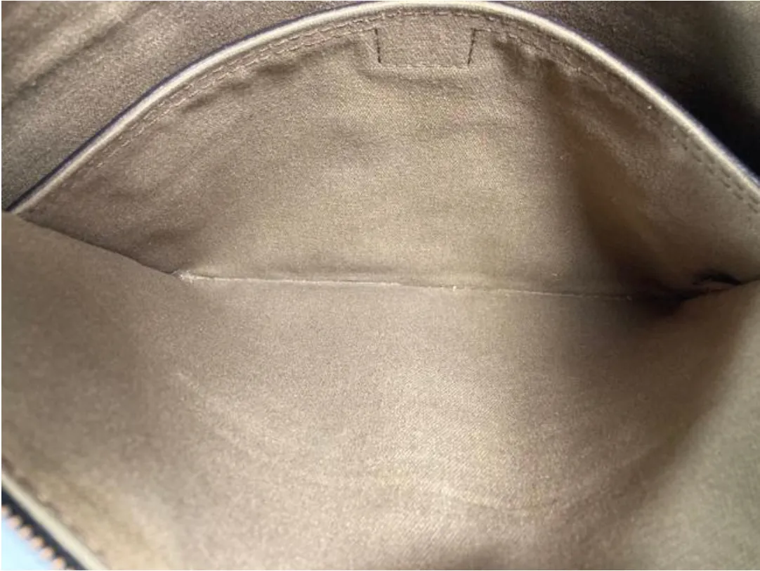 Louis Vuitton Utah Leather Sac Plat in Brown